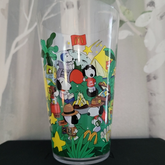 Hello Kitty X Snoopy X McDonald's Collectible Plastic Cup Sanrio X Peanuts 2024 - Picture 15 of 16